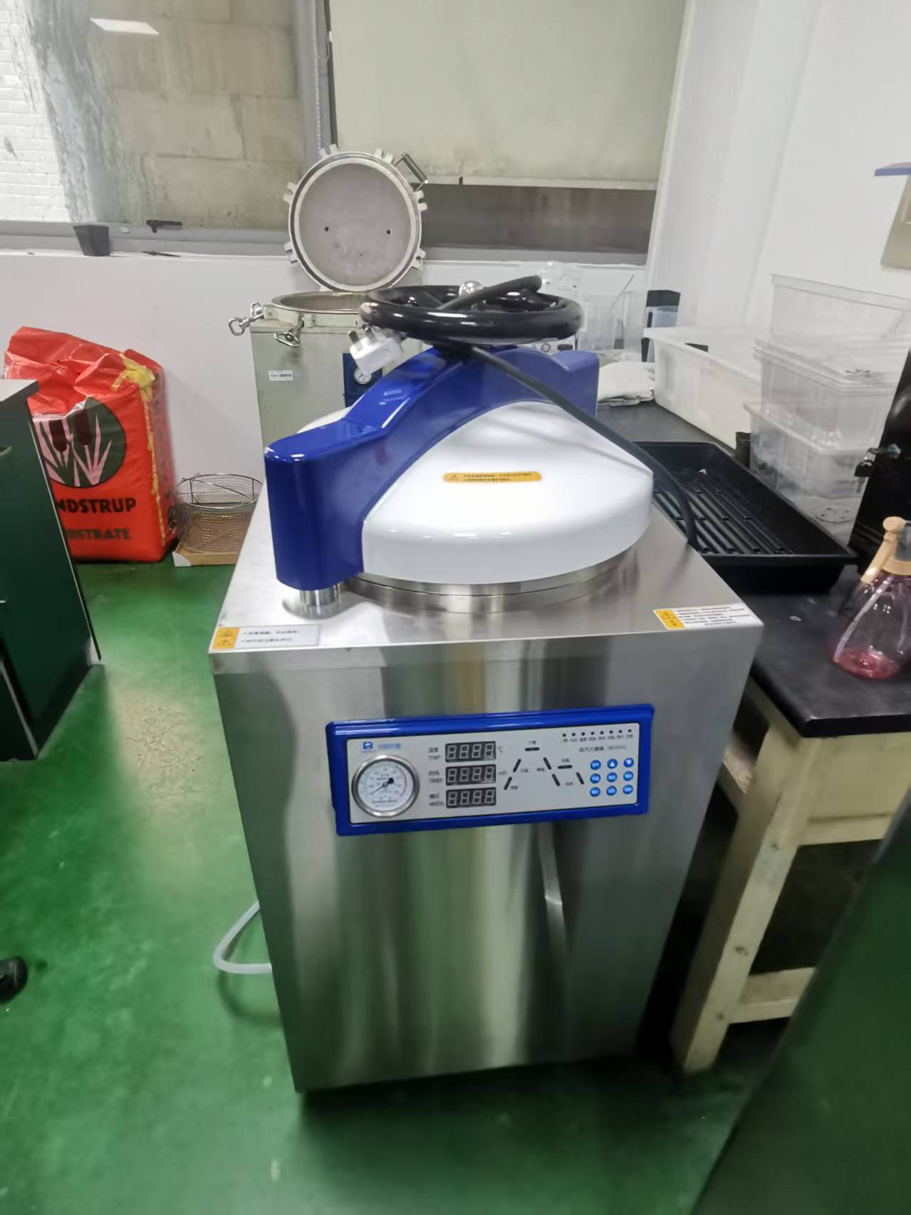 伯能儀器BN29S全自動(dòng)高壓蒸汽滅菌器助力高校科研(圖1) 伯能儀器BN29S全自動(dòng)高壓蒸汽滅菌器助力高校科研(圖1)